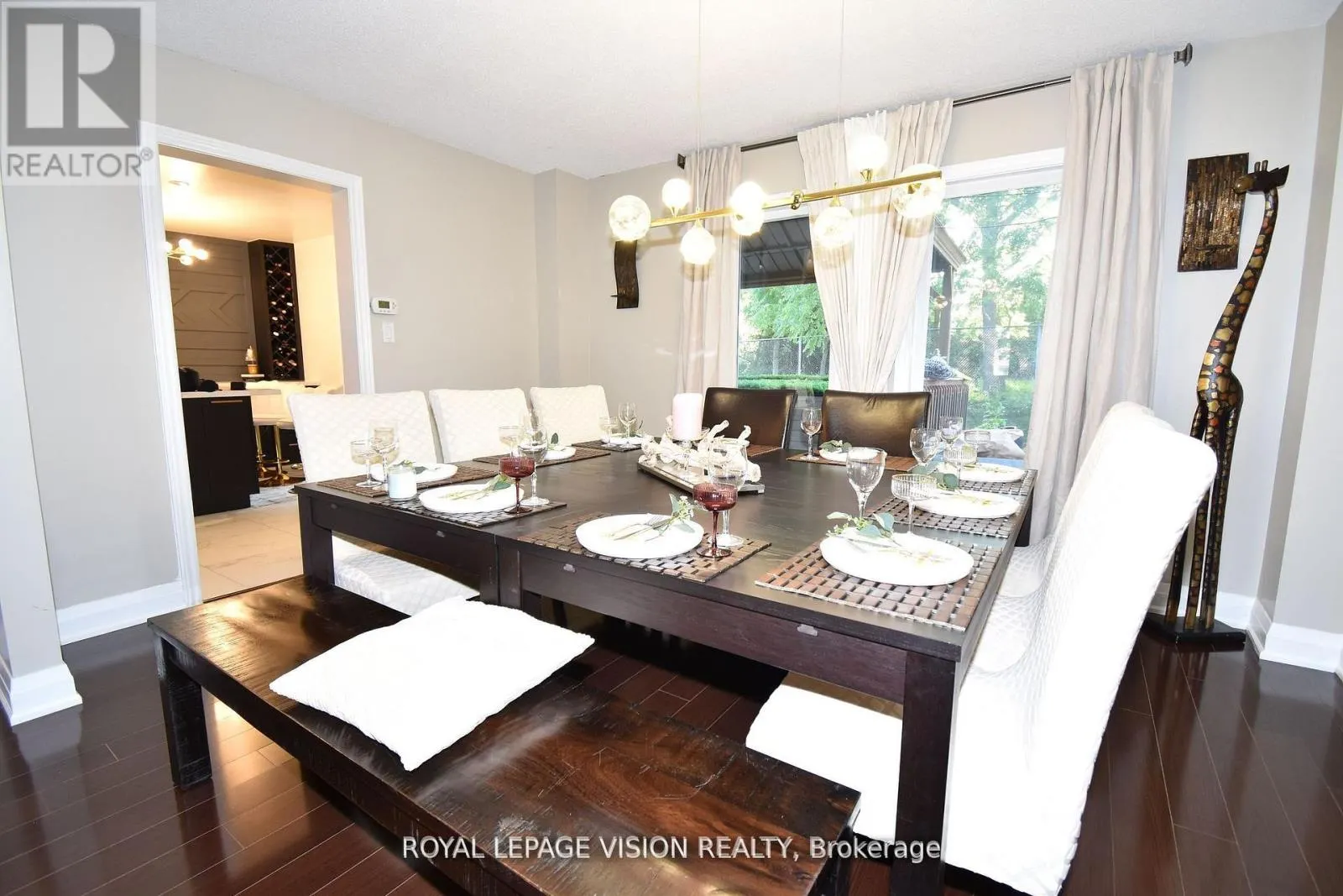 28 VALLEY CENTRE DRIVE S