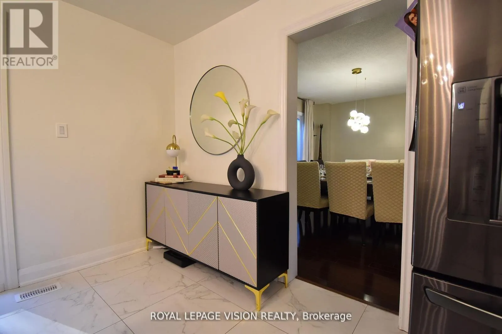 28 VALLEY CENTRE DRIVE S