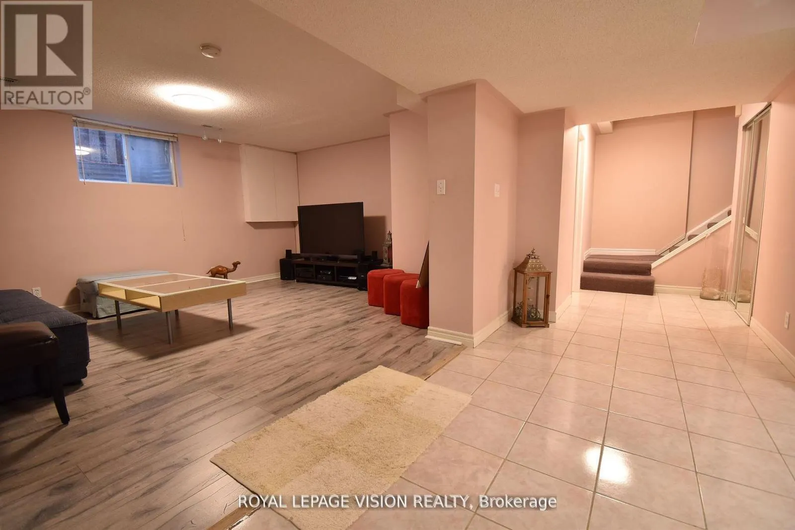 28 VALLEY CENTRE DRIVE S