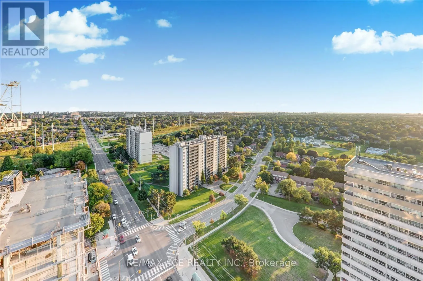 2606 - 20 MEADOWGLEN PLACE