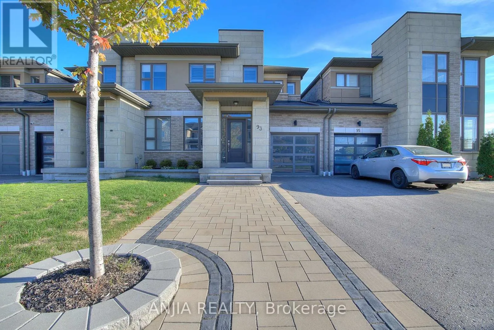 93 BARRISTER AVENUE