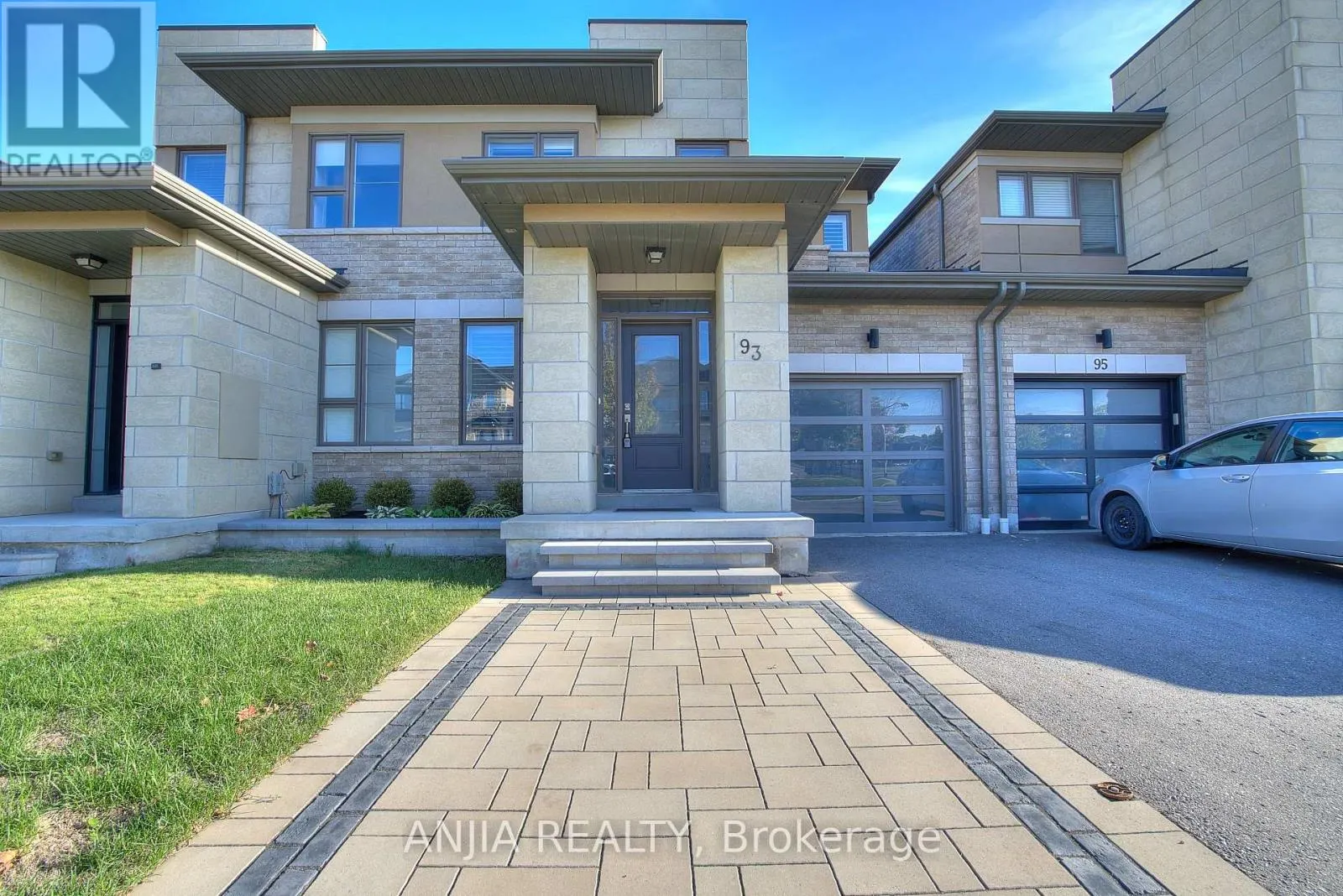93 BARRISTER AVENUE