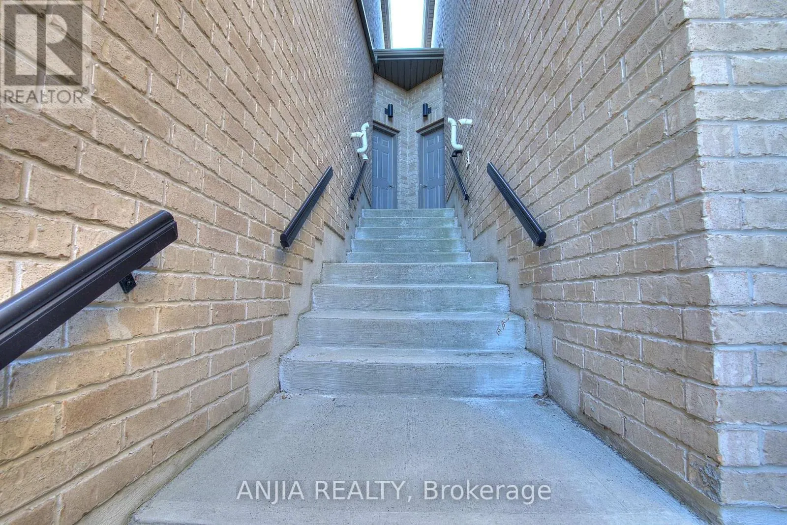 93 BARRISTER AVENUE