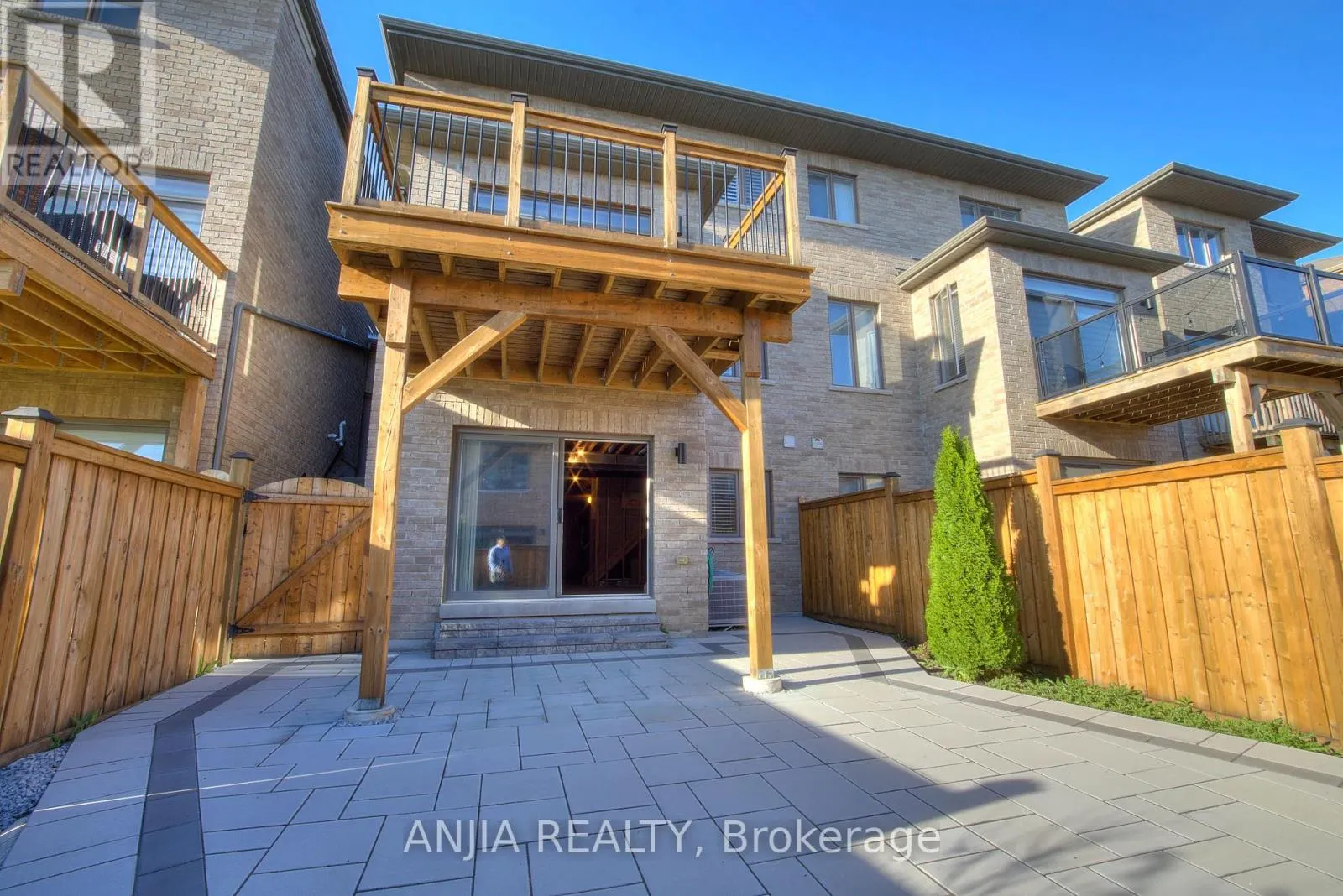 93 BARRISTER AVENUE