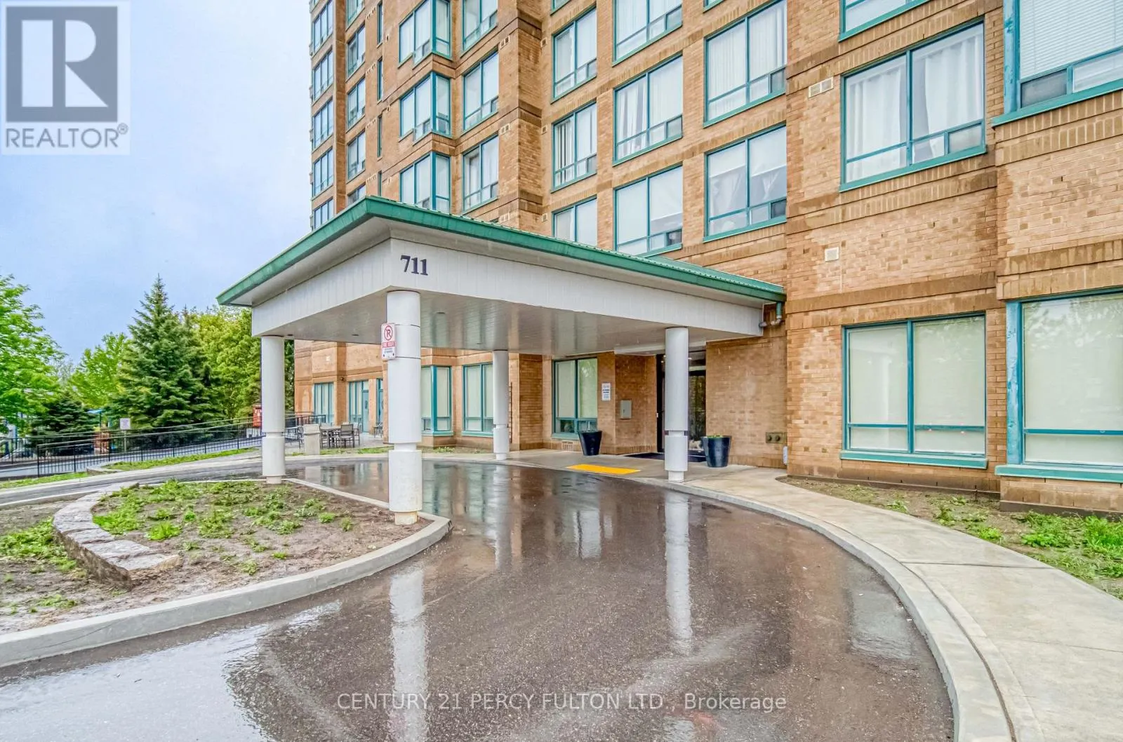 710 - 711 ROSSLAND ROAD NW