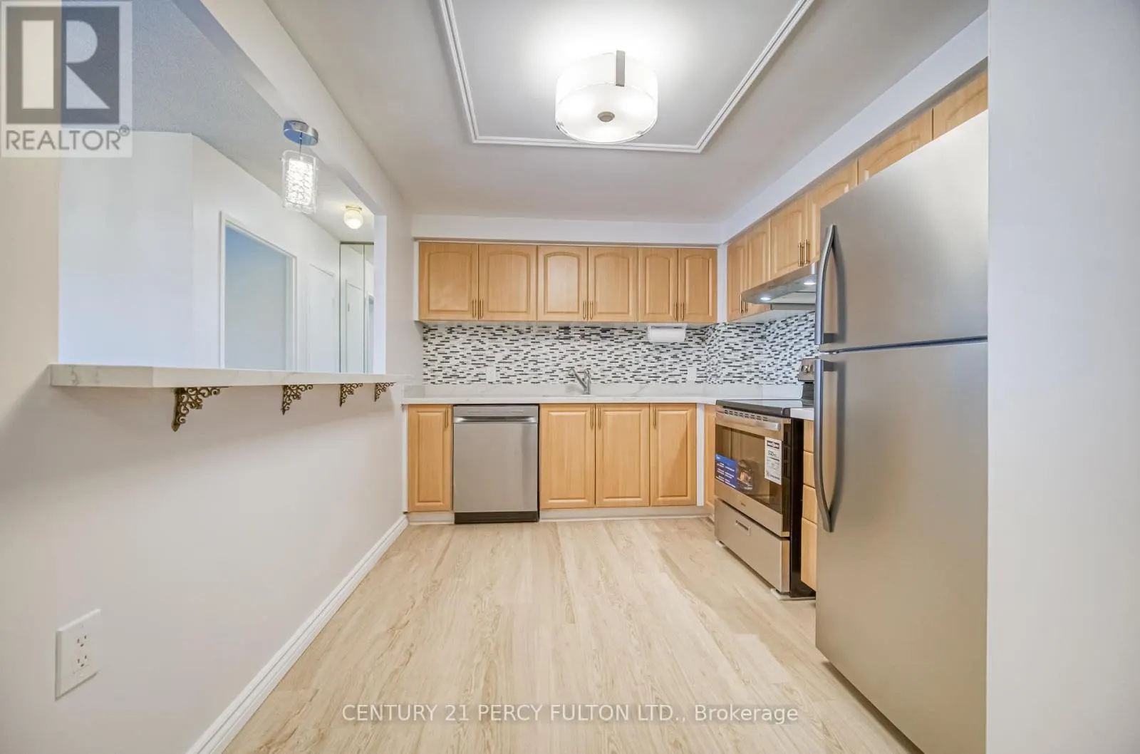 710 - 711 ROSSLAND ROAD NW