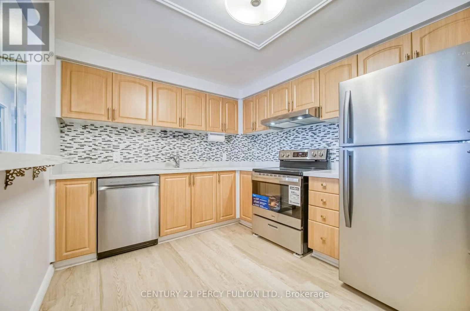710 - 711 ROSSLAND ROAD NW