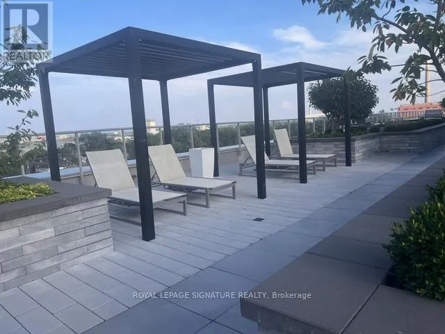214 - 150 LOGAN AVENUE