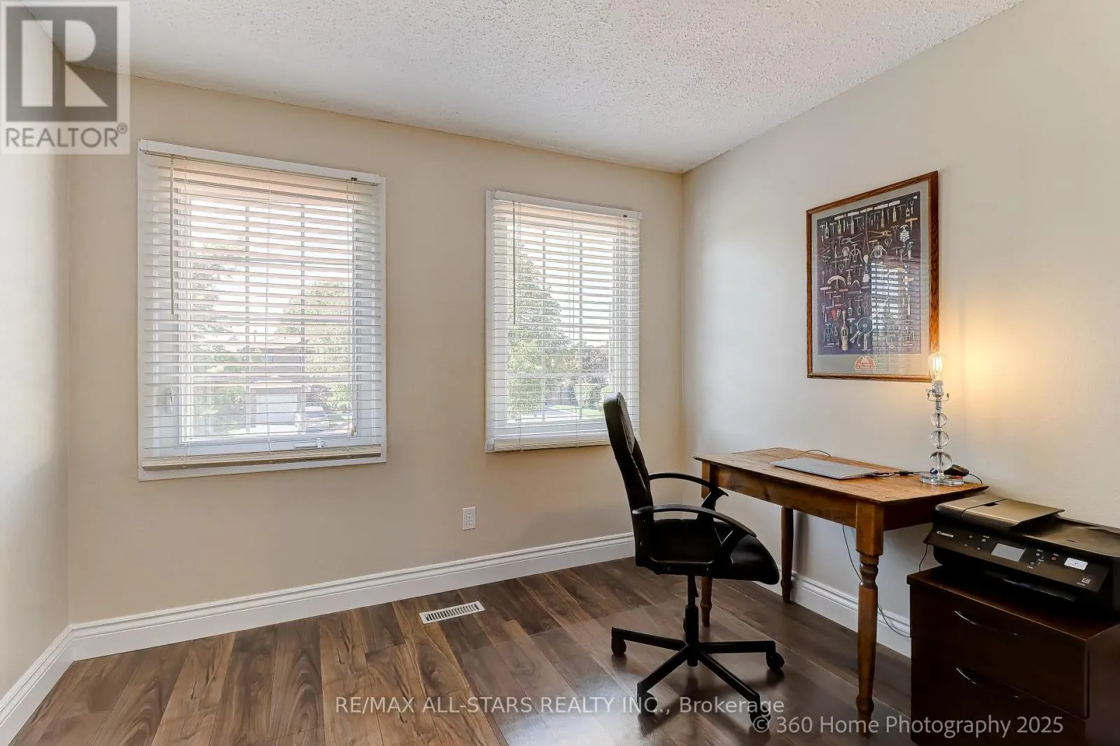 689 FOXWOOD TRAIL