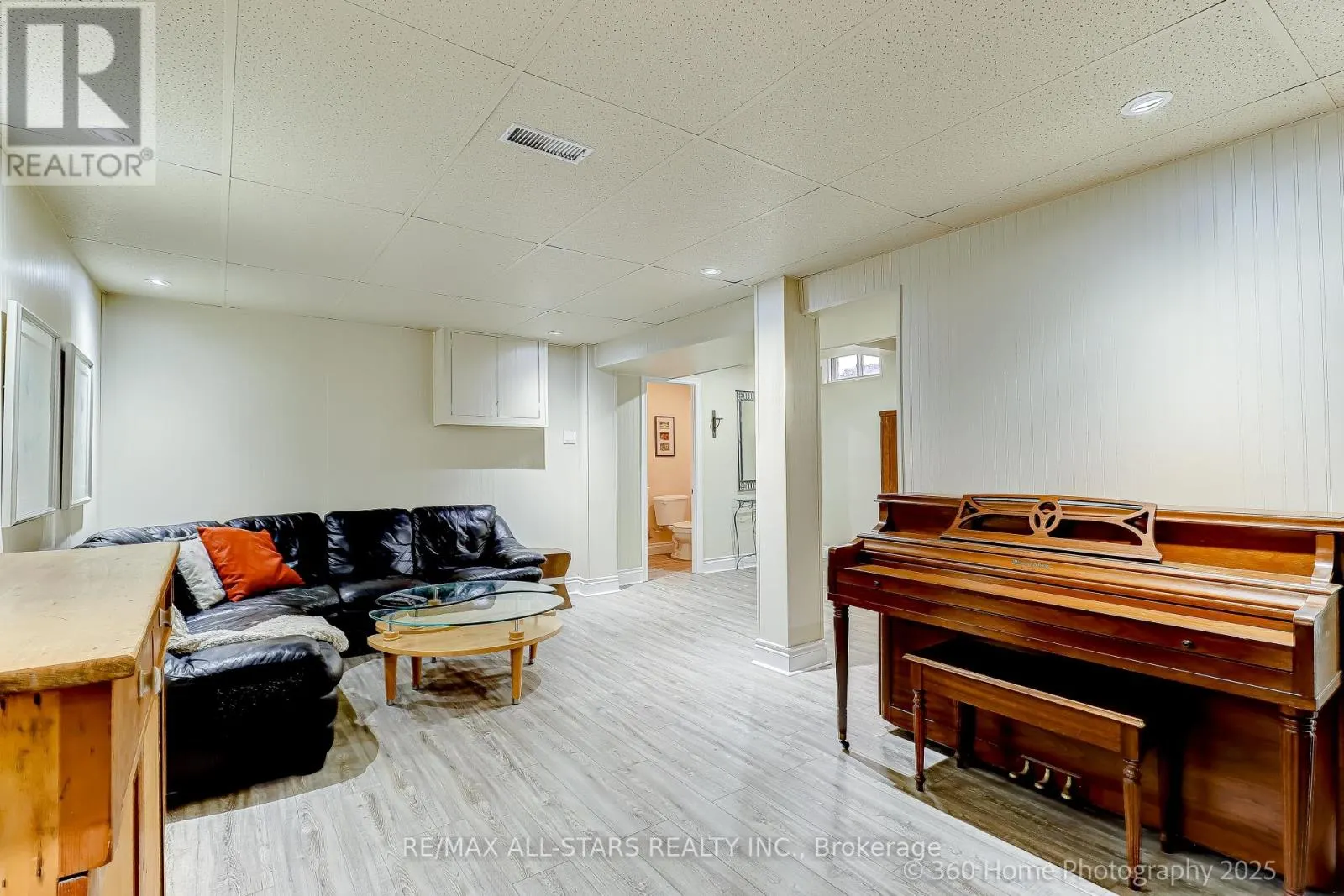 689 FOXWOOD TRAIL