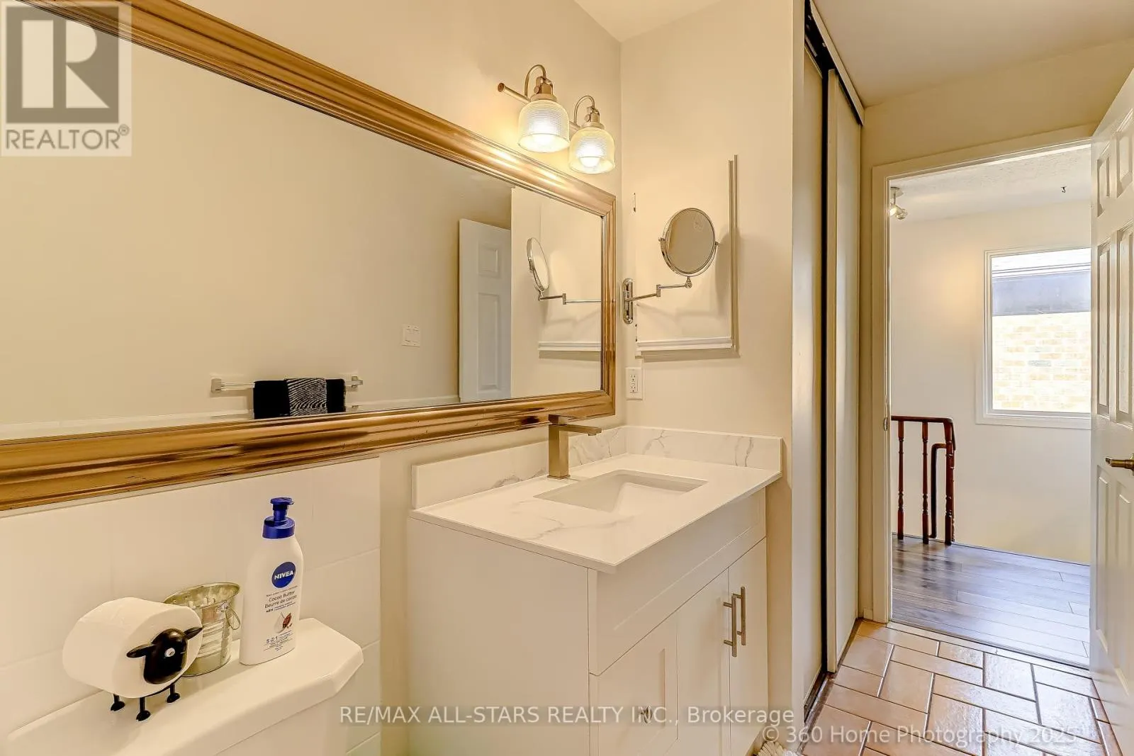 689 FOXWOOD TRAIL