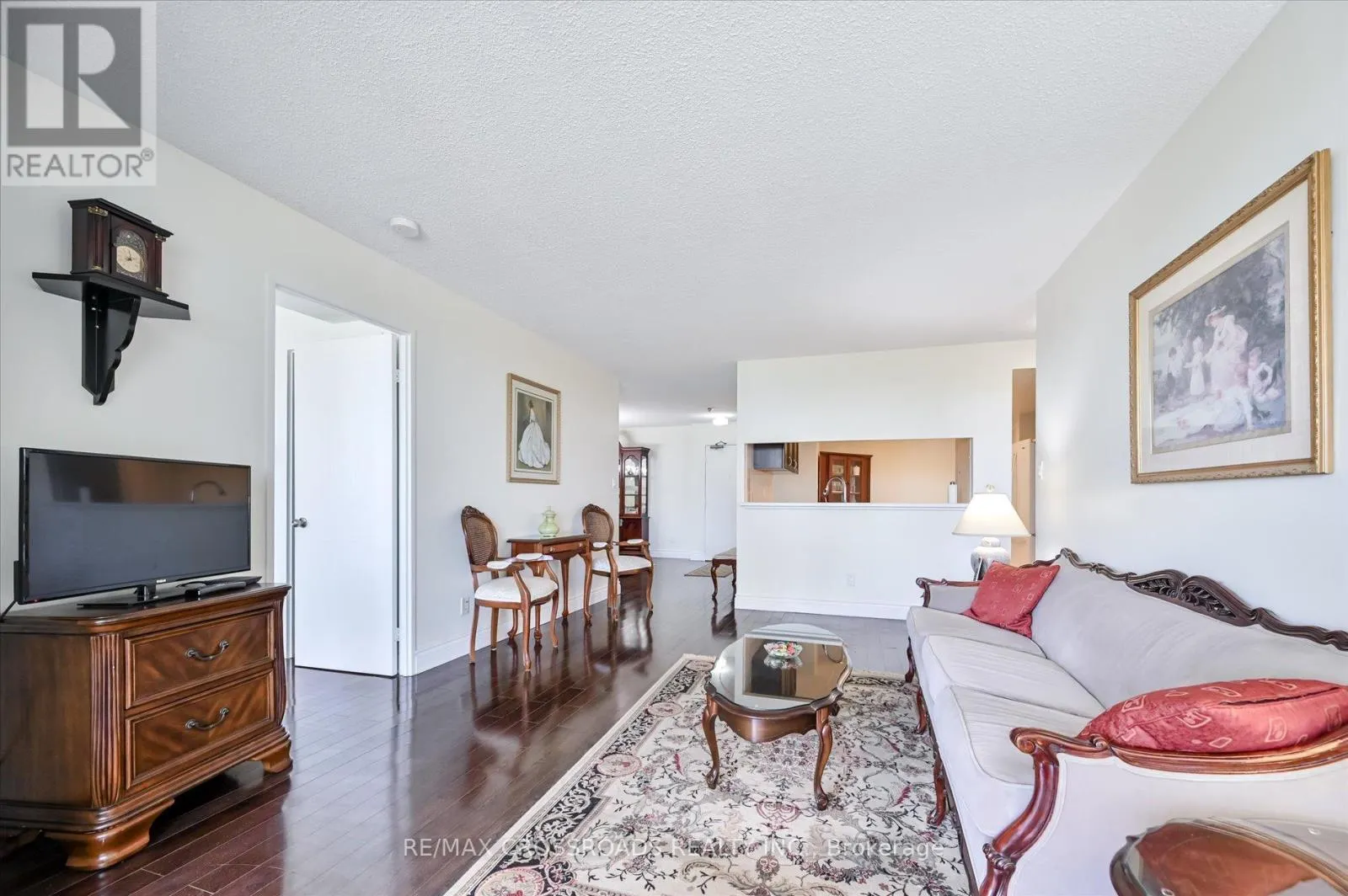 604 - 275 BAMBURGH CIRCLE