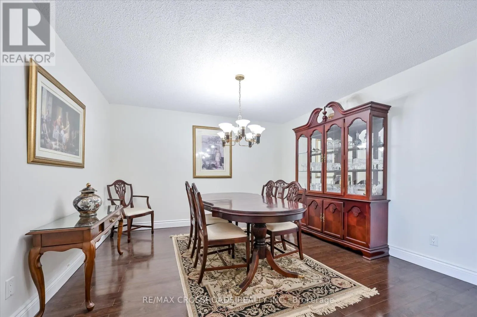 604 - 275 BAMBURGH CIRCLE