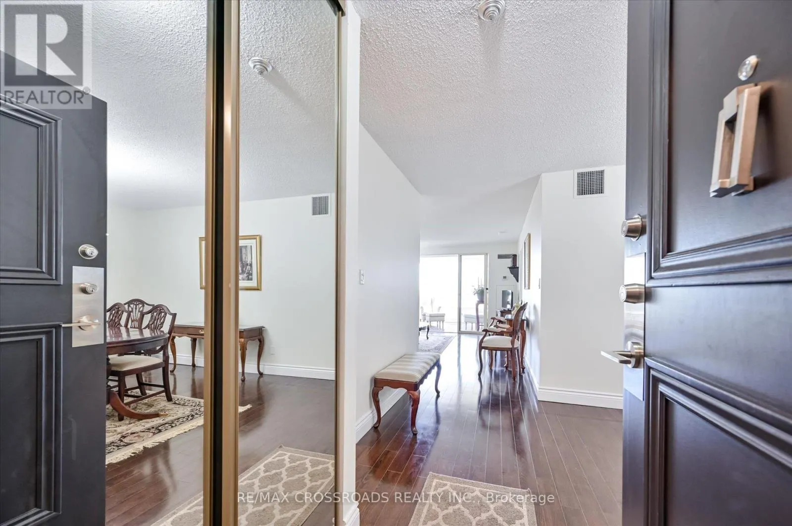 604 - 275 BAMBURGH CIRCLE