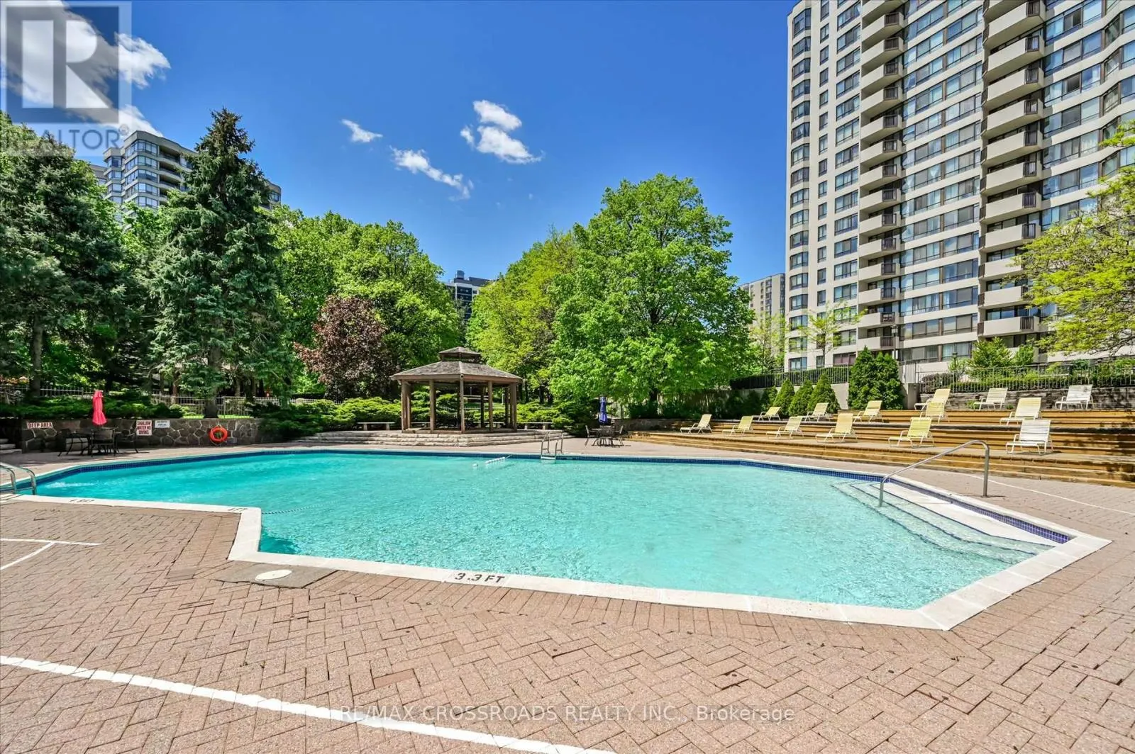 604 - 275 BAMBURGH CIRCLE