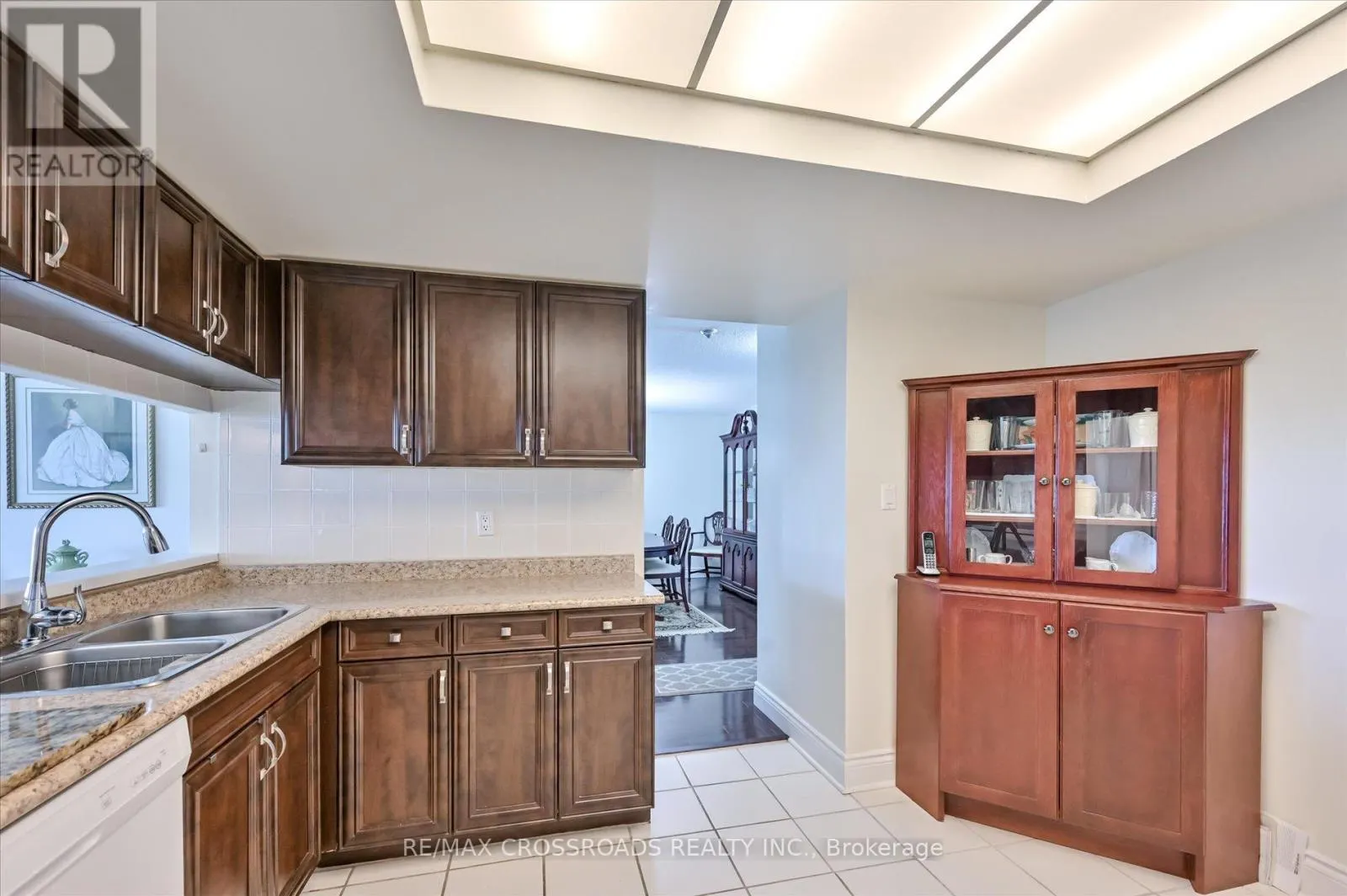 604 - 275 BAMBURGH CIRCLE