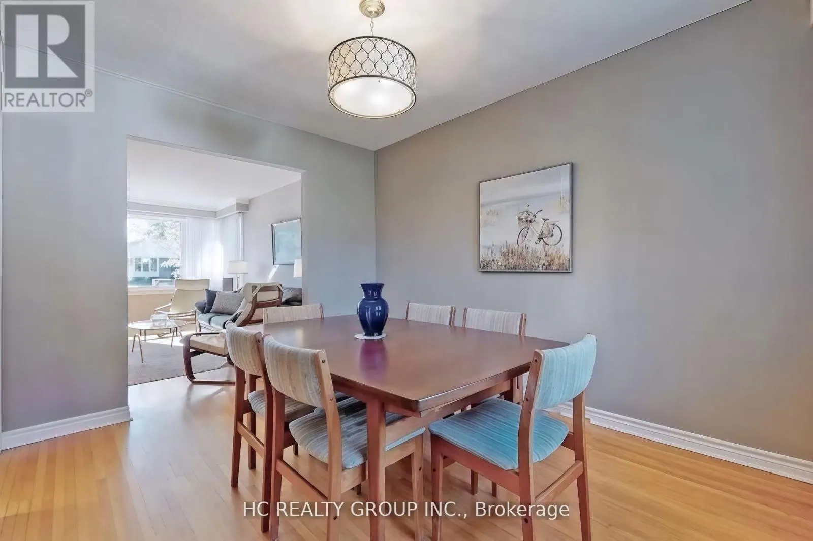 UPPER - 53 TREVERTON DRIVE
