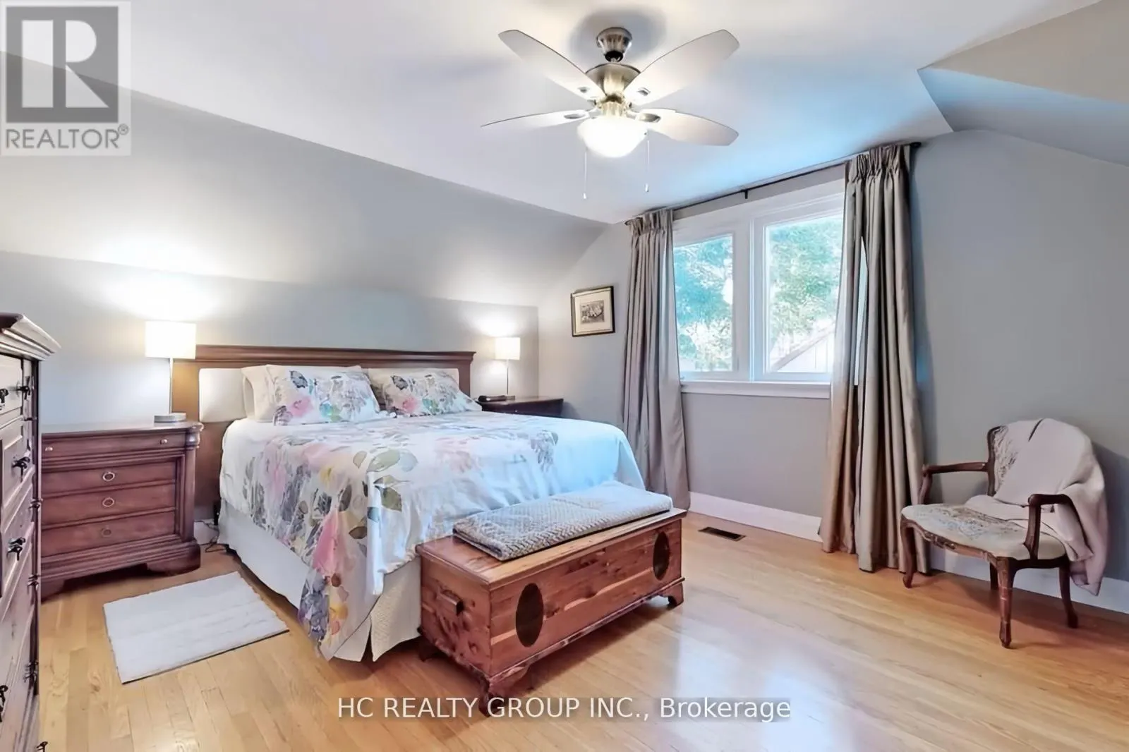 UPPER - 53 TREVERTON DRIVE