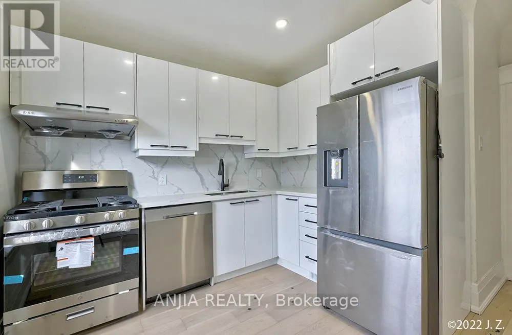 UPPER - 812 LOGAN AVENUE