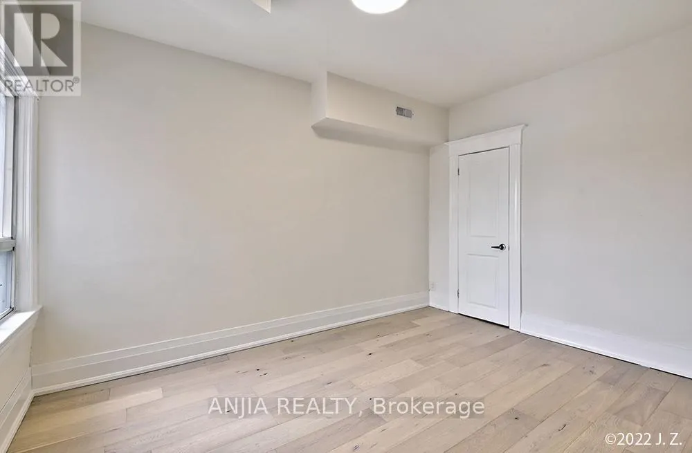 UPPER - 812 LOGAN AVENUE