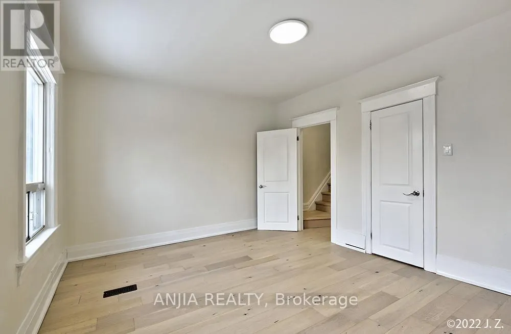 UPPER - 812 LOGAN AVENUE