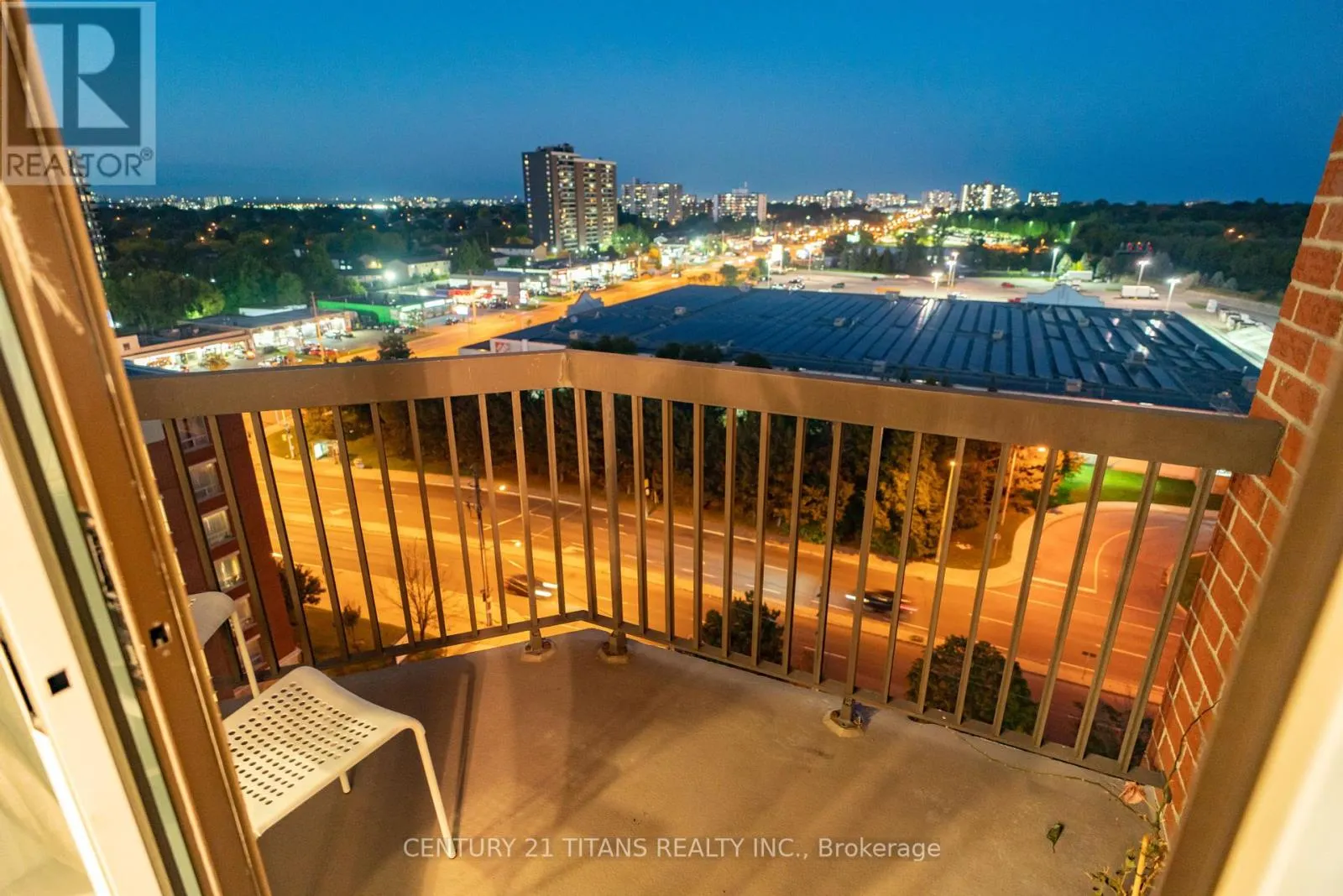 1206 - 330 MCCOWAN ROAD