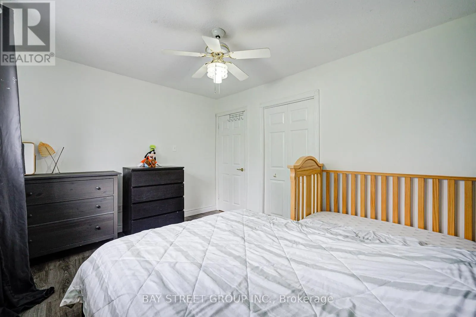64 RAKEWOOD CRESCENT