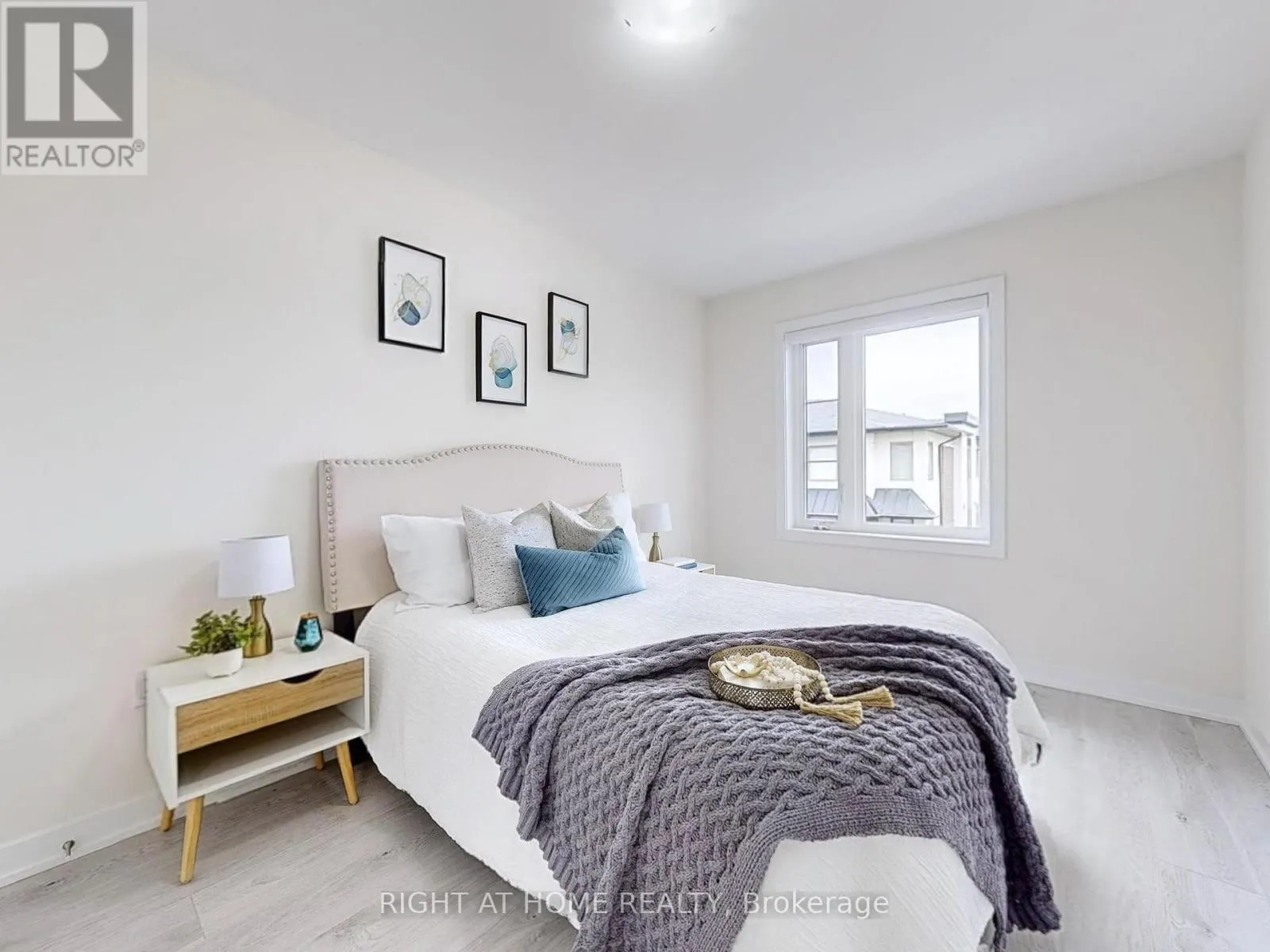 204 - 250 FINCH AVENUE