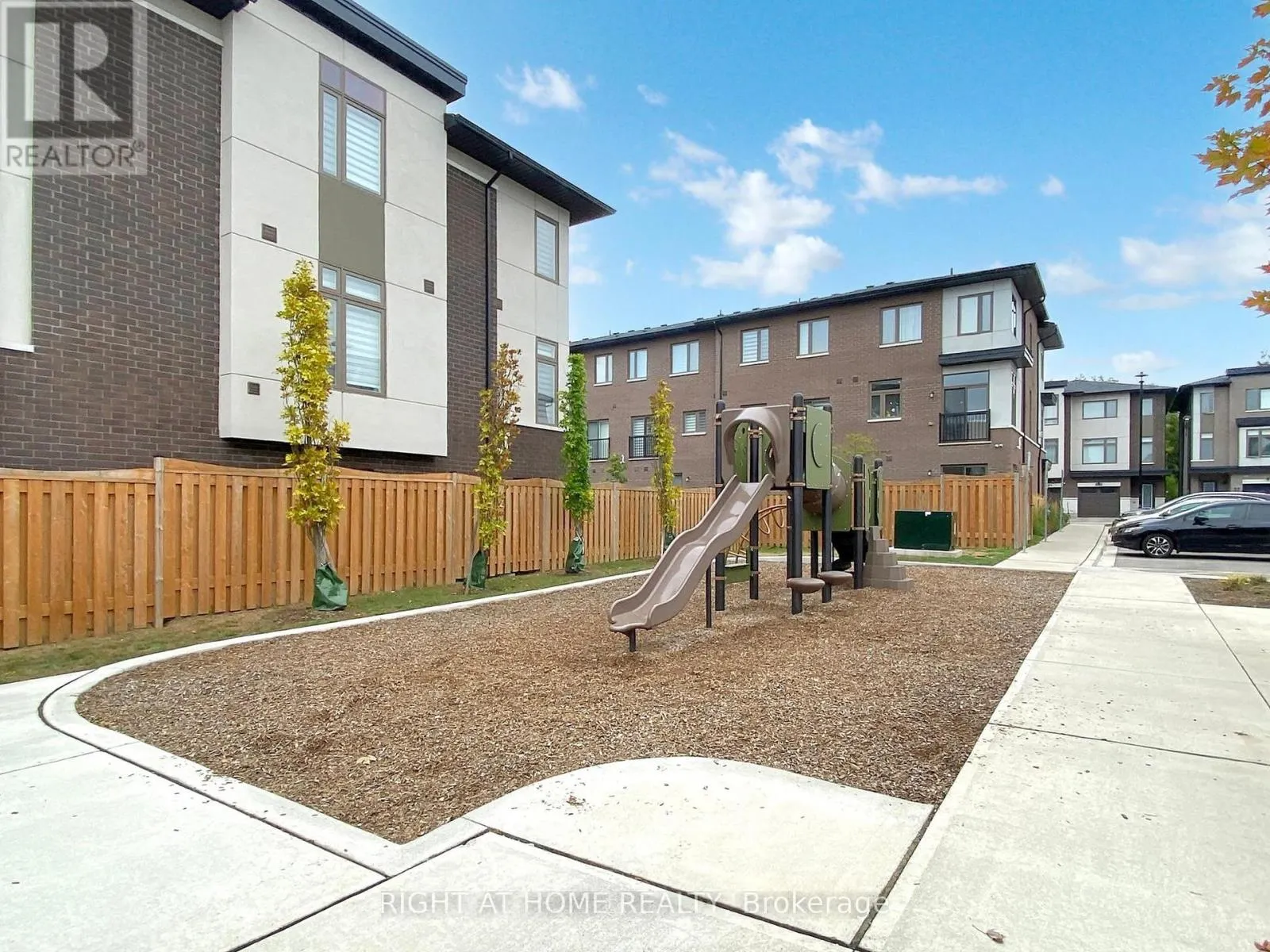 204 - 250 FINCH AVENUE