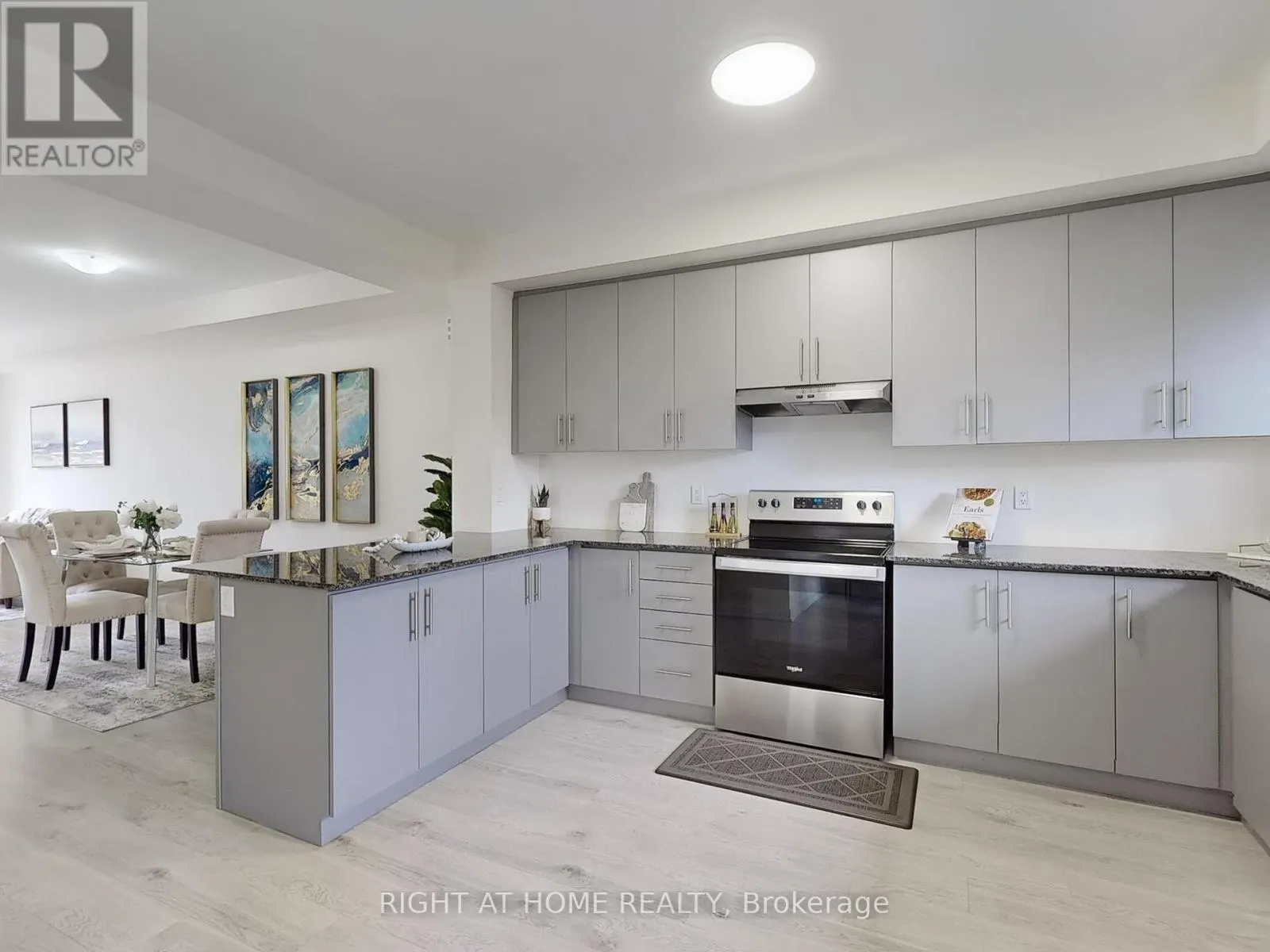 204 - 250 FINCH AVENUE