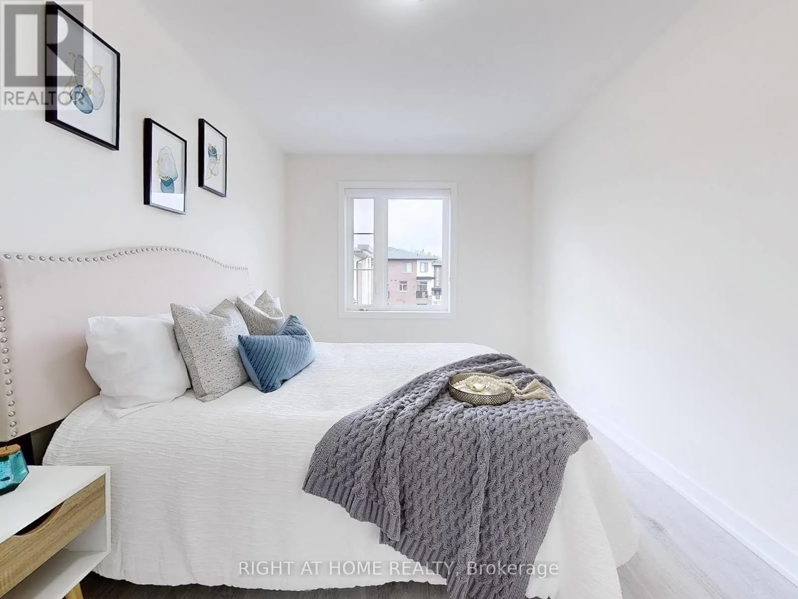 204 - 250 FINCH AVENUE