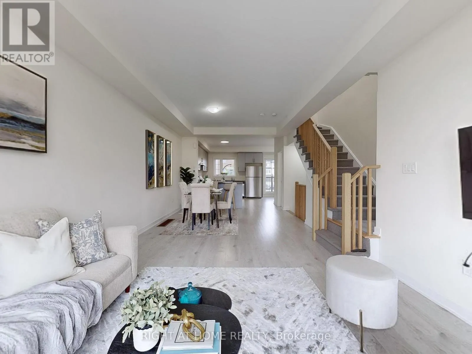 204 - 250 FINCH AVENUE