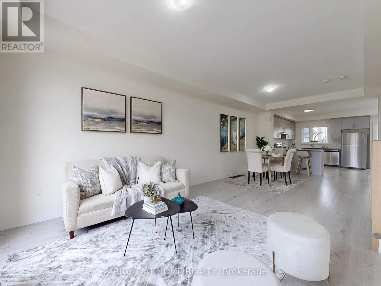204 - 250 FINCH AVENUE