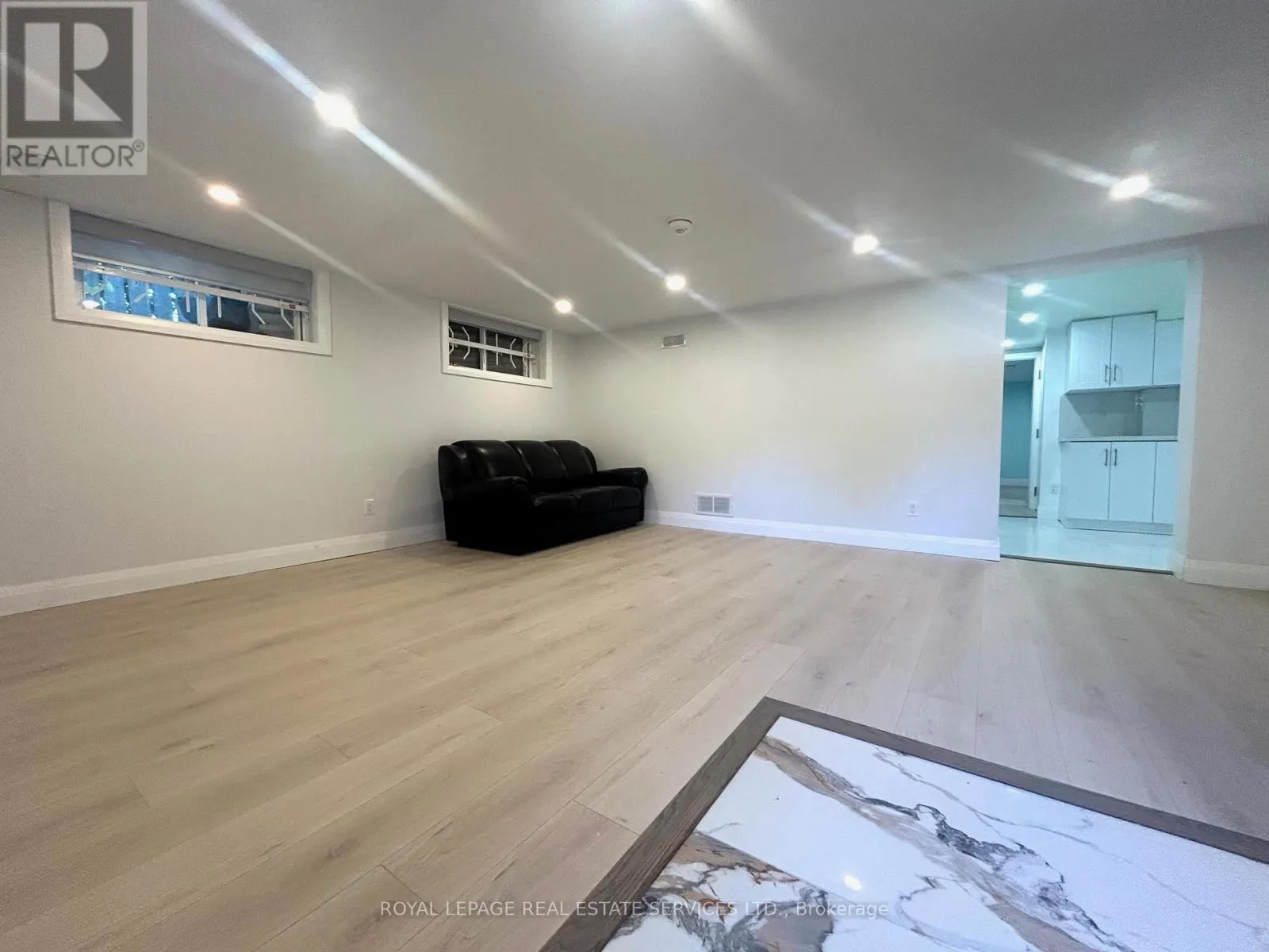 27 FRANCES CRESCENT