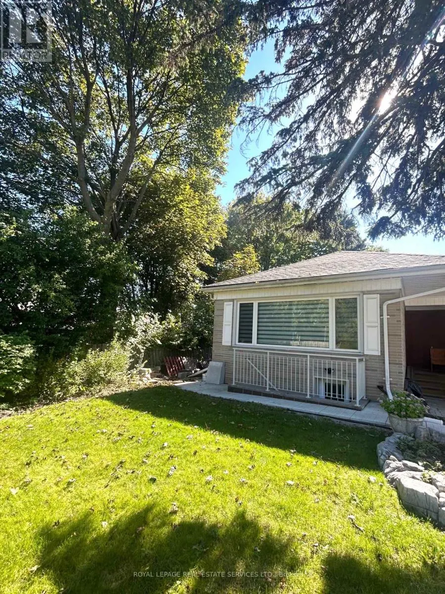 27 FRANCES CRESCENT