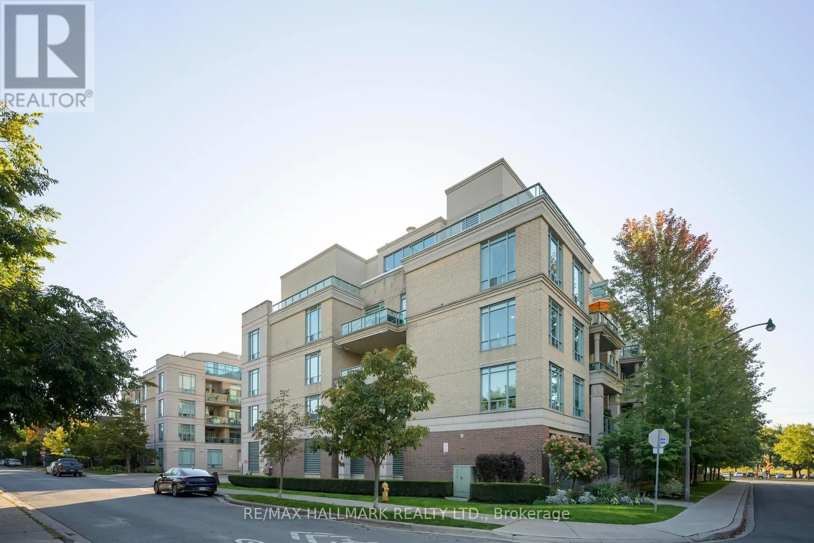 222 - 35 BOARDWALK DRIVE