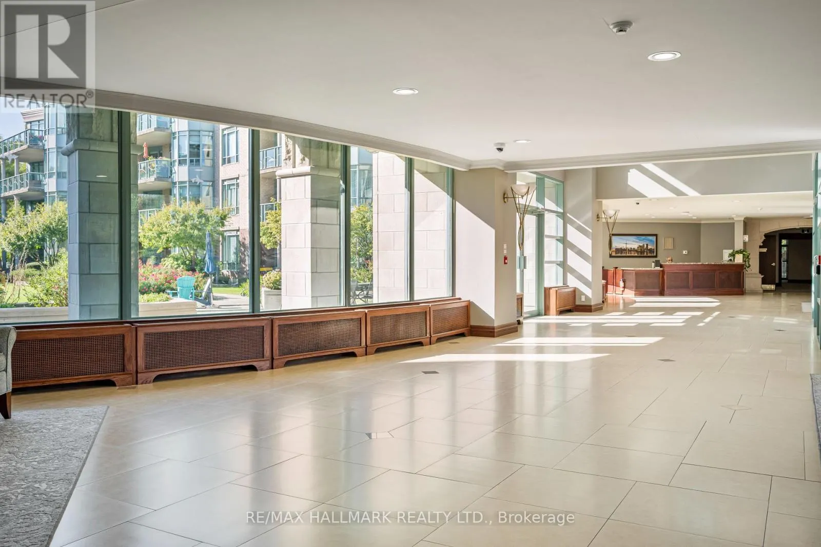 222 - 35 BOARDWALK DRIVE