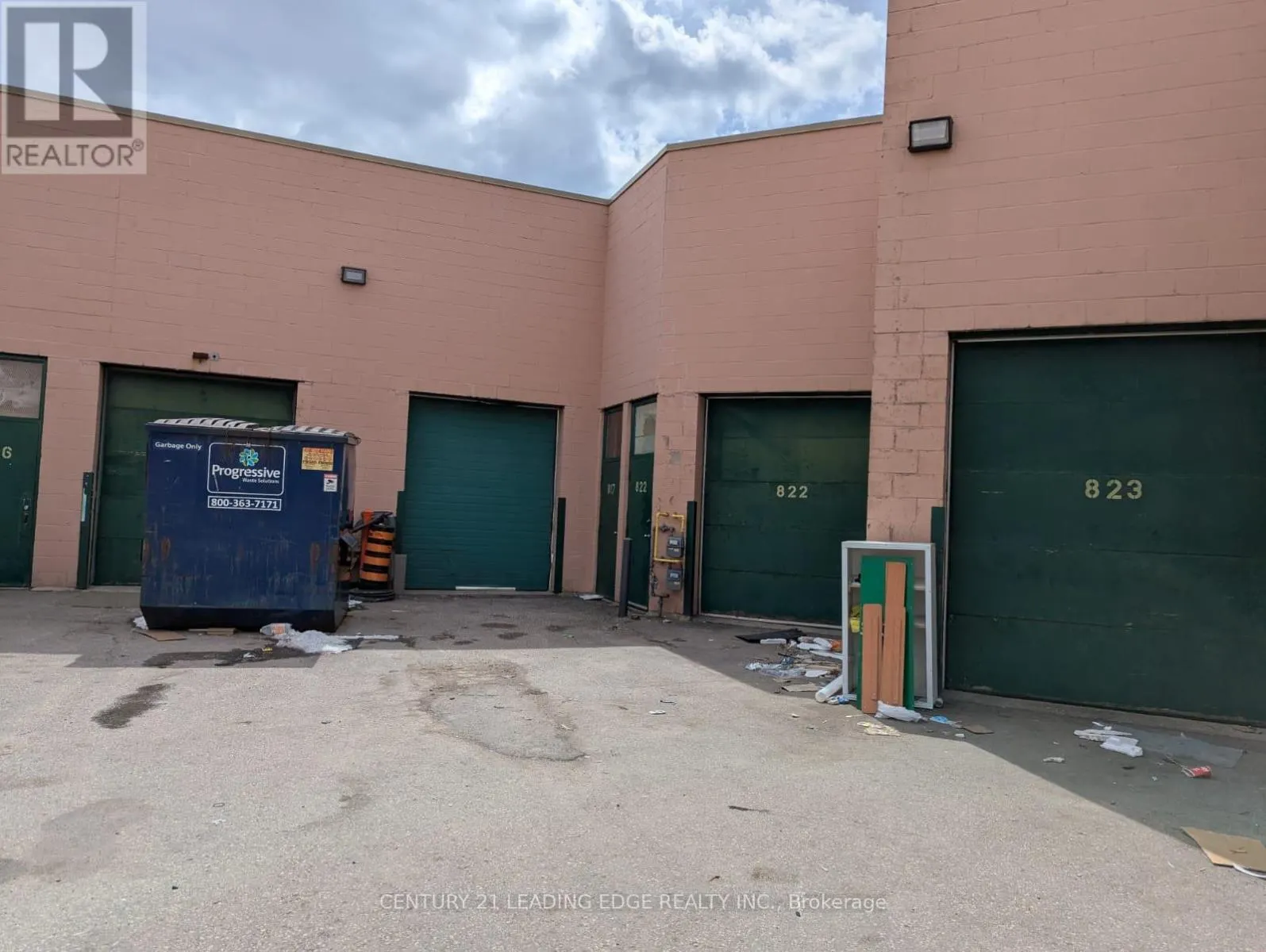 817 - 210 SILVER STAR BOULEVARD
