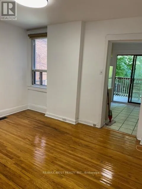 LOWER UNIT - 531 WOODBINE AVENUE