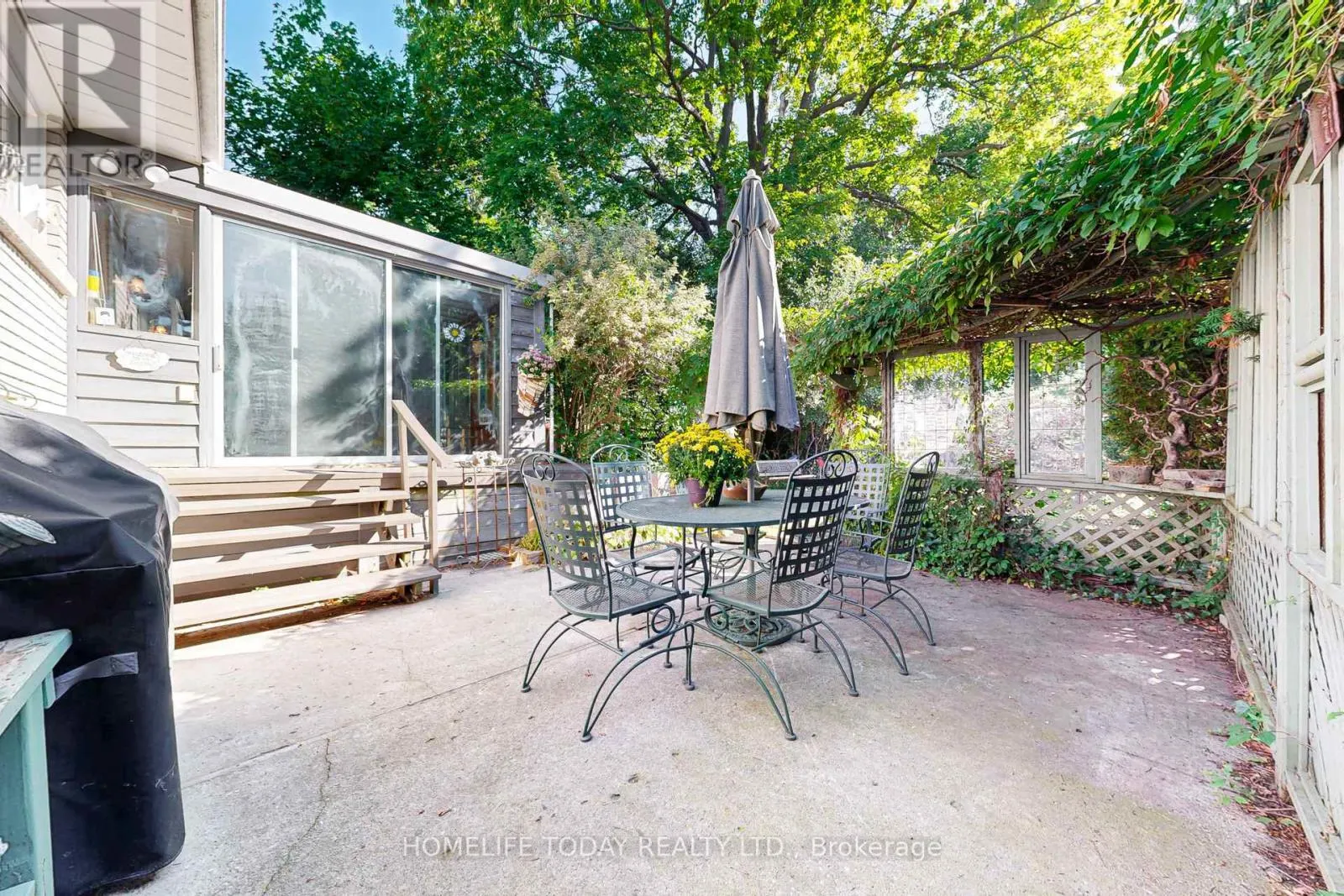 5 LANDFAIR CRESCENT