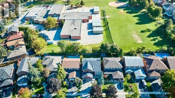 783 PEBBLE COURT