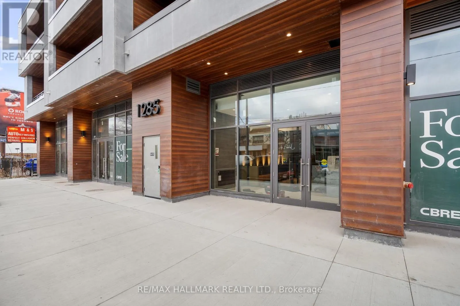 405 - 1285 QUEEN STREET E