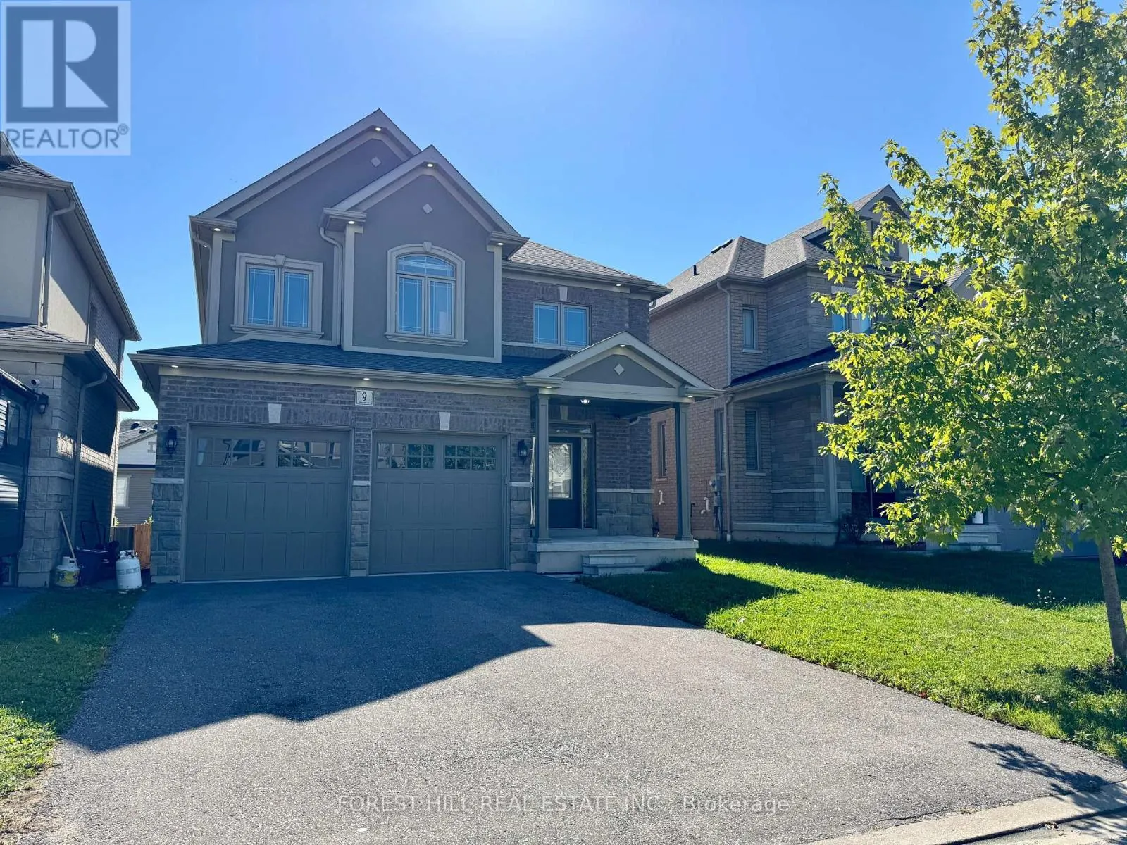 9 SAVANNA COURT