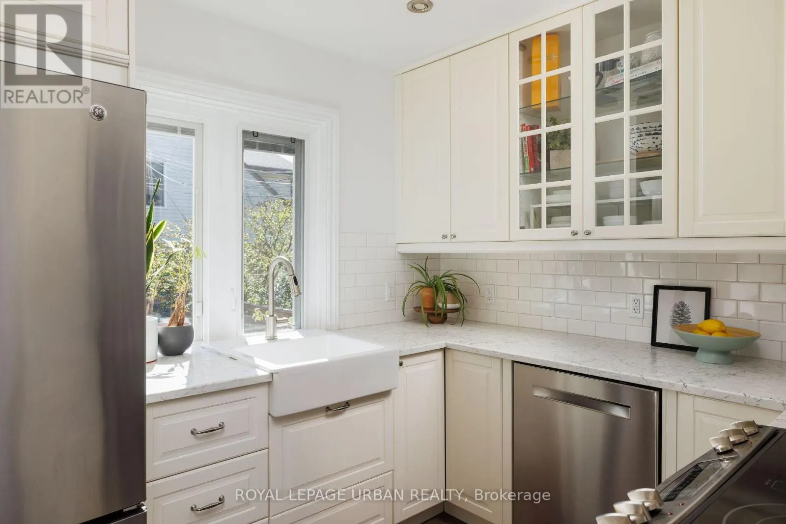 447 MORTIMER AVENUE