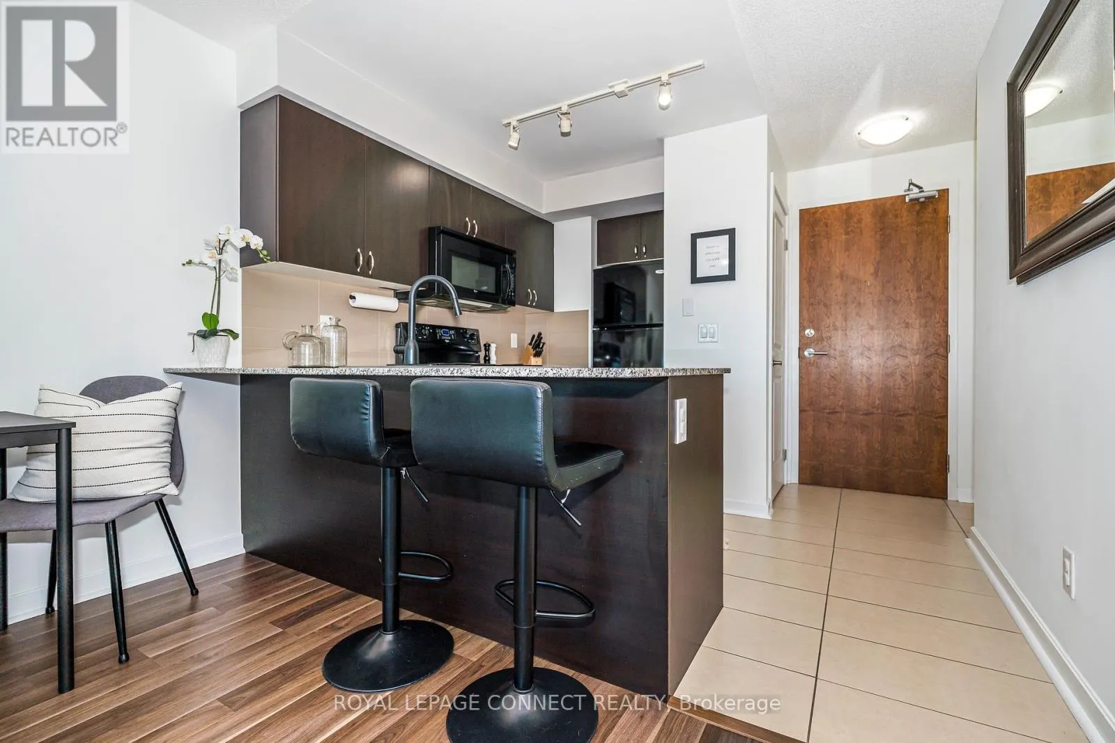 1204 - 1235 BAYLY STREET