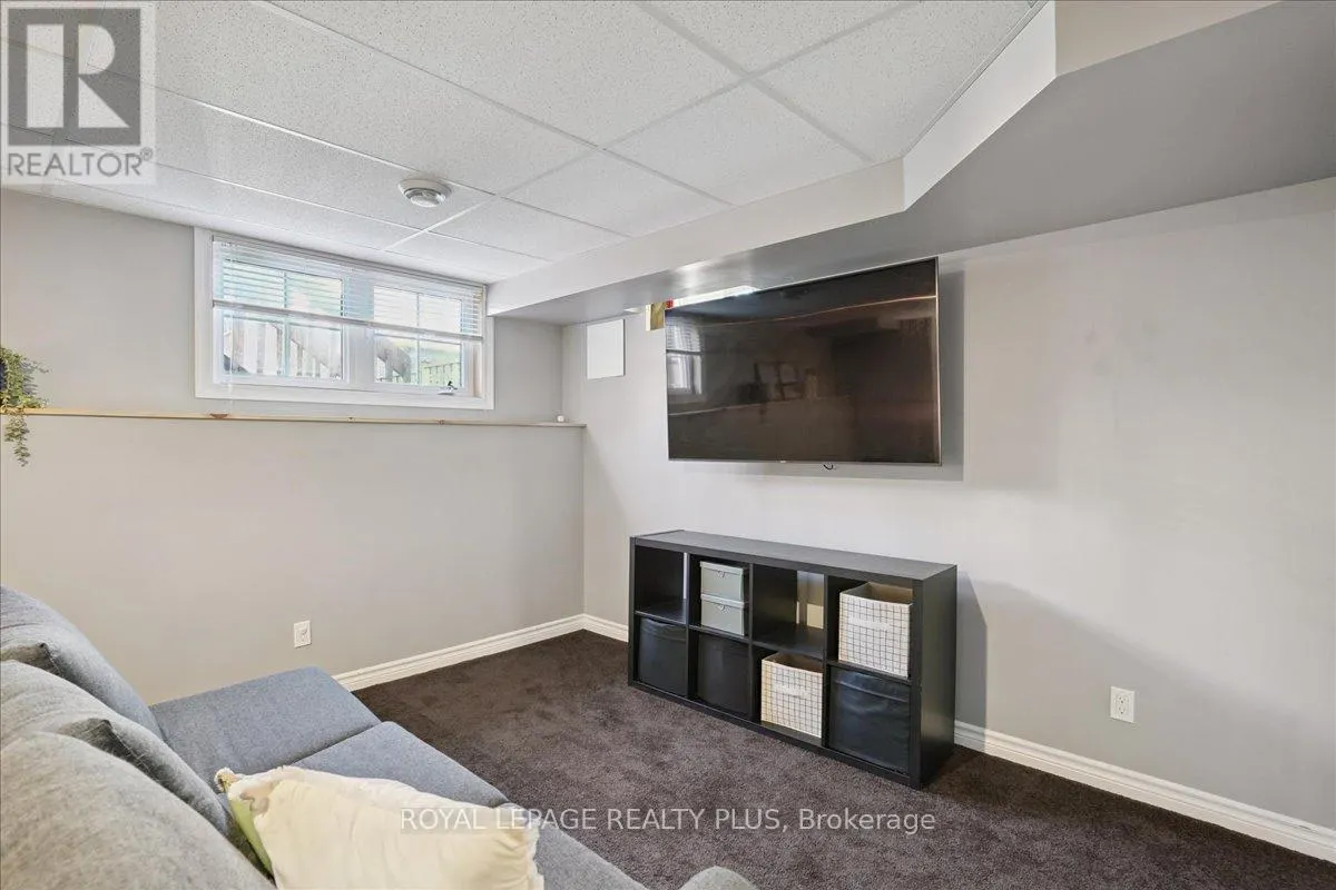 28 ALDONSCHOOL COURT