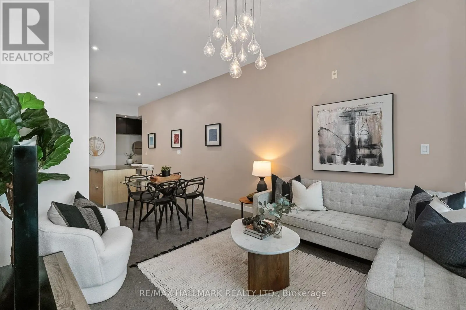 503 - 625 QUEEN STREET E