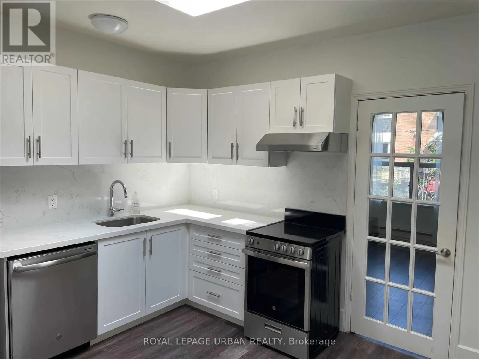 2385 QUEEN STREET E