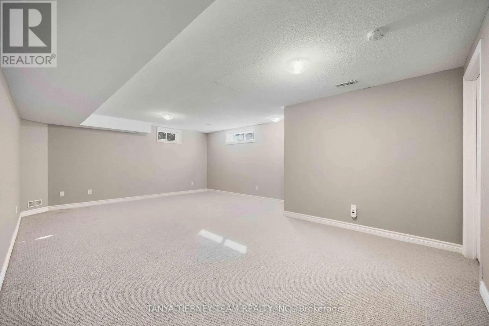49 TED MILLER CRESCENT