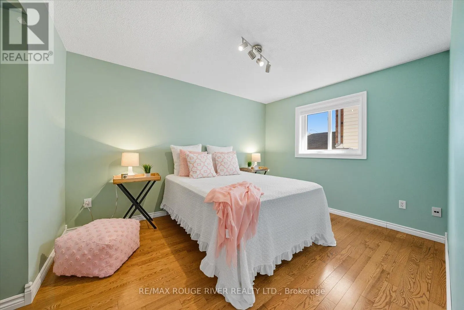 20 LAURELWOOD STREET